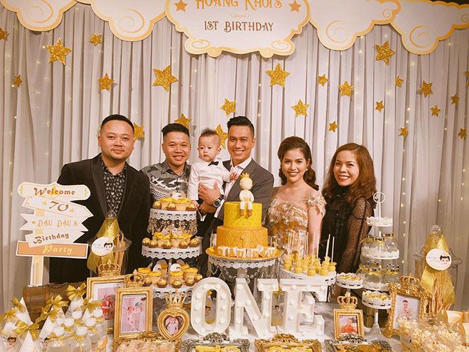 Con trai tròn tuổi, vợ Việt Anh nhớ lại phút bối rối, cứ amp;#34;cười hơ hớamp;#34; lúc sinh con ra - 3