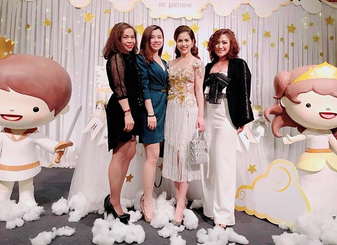 Con trai tròn tuổi, vợ Việt Anh nhớ lại phút bối rối, cứ amp;#34;cười hơ hớamp;#34; lúc sinh con ra - 4