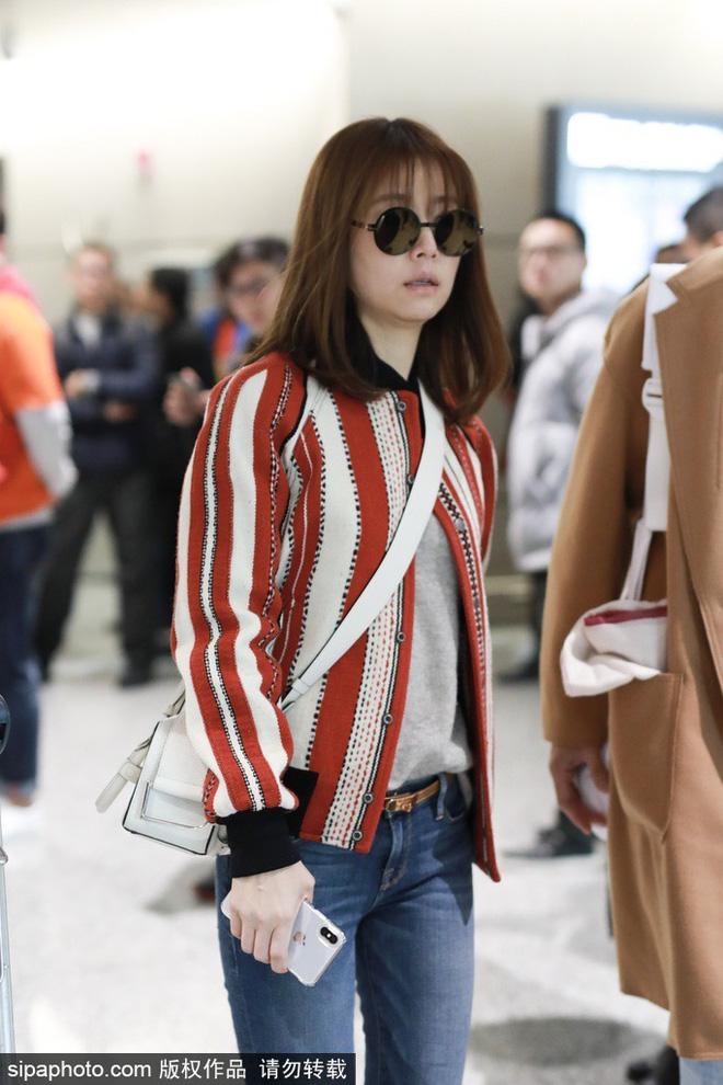 Bắt gặp amp;#34;gái một conamp;#34; Lâm Tâm Như mặt mũi phờ phạc, cằm ngấn mỡ - 3