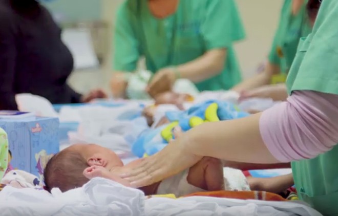 Chuyên gia khuyên dùng khăn ướt để chăm sóc da cho trẻ sơ sinh và trẻ nhỏ - 2