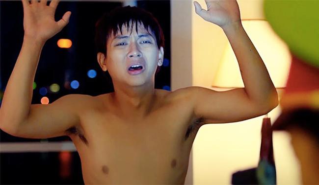 Hoài Lâm diện mỗi quần đùi, bị mời về đồn công an trong Cô nàng ngổ ngáo bản Việt - 2