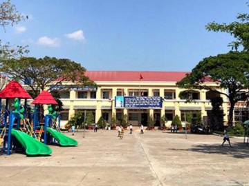 Nhân chứng vụ cô giáo phải quỳ xin lỗi phụ huynh: "Quỳ 40 phút ông Thuận mới chịu"