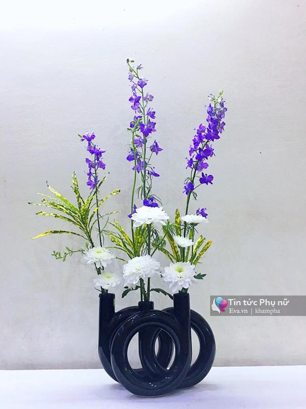 8/3: Cắm bình hoa Violet tím amp;#34;thủy chungamp;#34; để gửi lời chúc đẹp nhất đến amp;#34;một nửa thế giớiamp;#34; - 8