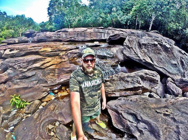 Phú Quốc không chỉ có biển xanh, cát trắng, mà còn có những con suối đẹp như mơ - 7