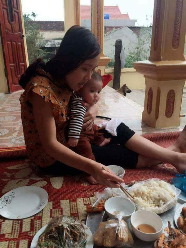 Những bà mẹ siêu nhân: Một tay bế con, tay kia vẫn amp;#34;cân cả thế giớiamp;#34; - 10