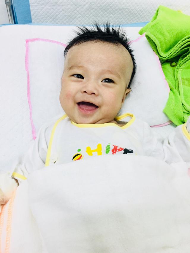 Nàng vũ công cạo đầu mong con khỏi bệnh phải đánh đổi thứ gì quan trọng và chưa từng làm - 12