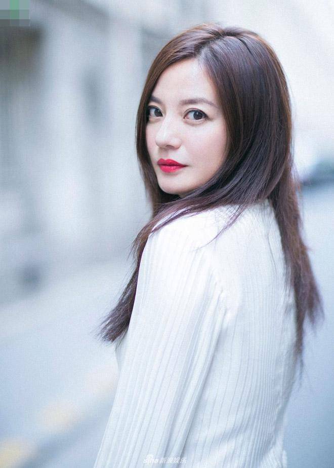 Bị chỉ trích vì gian lận kinh doanh, Triệu Vy vẫn lọt Top amp;#34;Nữ tỷ phú tay trắng lập nghiệpamp;#34; - 3