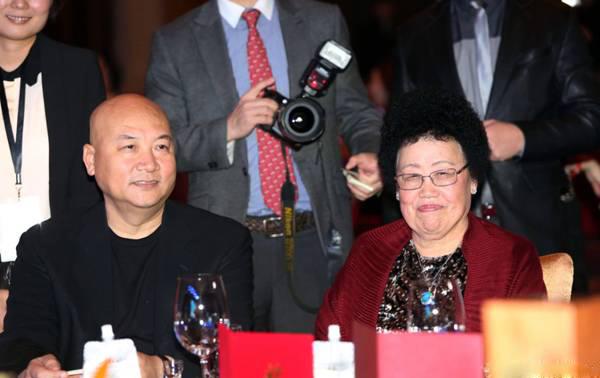 Bị chỉ trích vì gian lận kinh doanh, Triệu Vy vẫn lọt Top amp;#34;Nữ tỷ phú tay trắng lập nghiệpamp;#34; - 2