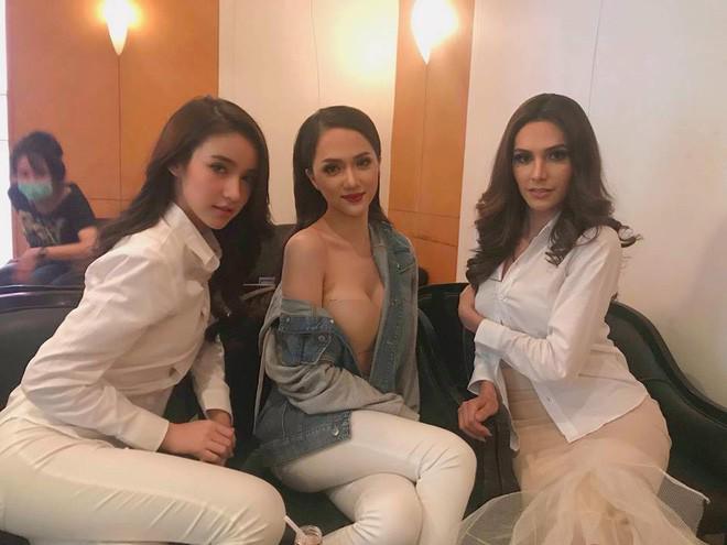 Loạt người đẹp khoe sắc trong hậu trường, Hương Giang idol được dự đoán top 3 HH Chuyển giới! - 6