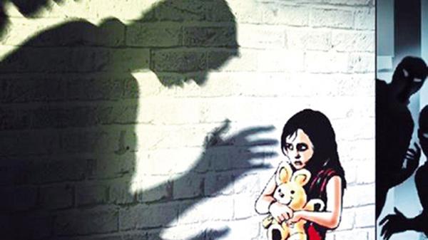 Phó khoa tâm lý mách quy tắc amp;#34;5 báo độngamp;#34; nhận biết kẻ ấu dâm, mẹ cần dạy con ngay - 1