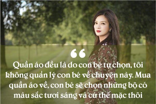 Triệu Vy - Bà mẹ với những phương pháp dạy dỗ lạnh lùng để con gái trở thành “nữ hoàng” - 8