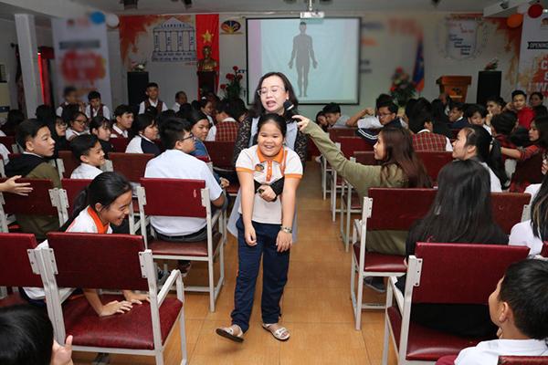 Phó khoa tâm lý mách quy tắc amp;#34;5 báo độngamp;#34; nhận biết kẻ ấu dâm, mẹ cần dạy con ngay - 3