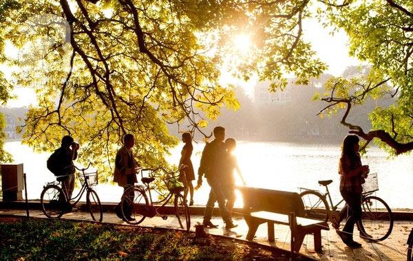 Tin thời tiết 10/3: Miền Bắc thất thường ngày nắng, đêm mưa rét, trời khô hanh - 1