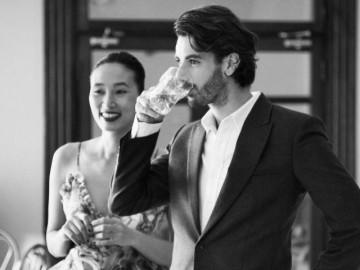 Hiếm hoi lắm mới thấy Trang Khiếu "khoe" chân dung ông xã người ngoại quốc