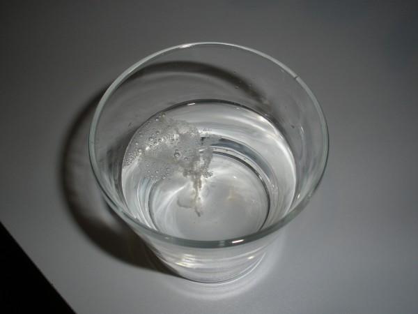 Nhổ nước bọt vào cốc nước, bài kiểm tra các chị em nhất định phải làm buổi sáng - 3