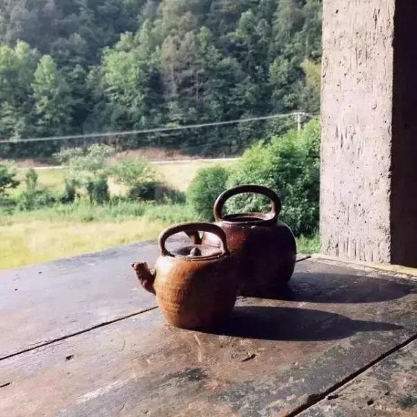 vo chong 8x bo pho ve nui lam gom trong rau, sua nha cu, song binh yen dang nguong mo - 15