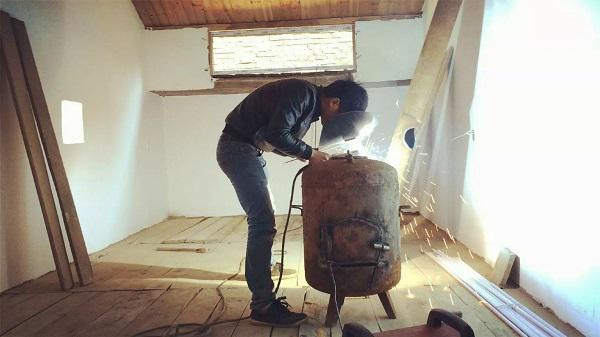 vo chong 8x bo pho ve nui lam gom trong rau, sua nha cu, song binh yen dang nguong mo - 4