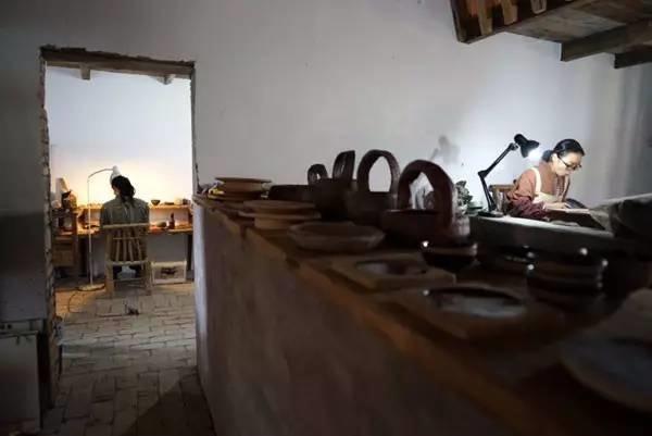 vo chong 8x bo pho ve nui lam gom trong rau, sua nha cu, song binh yen dang nguong mo - 13