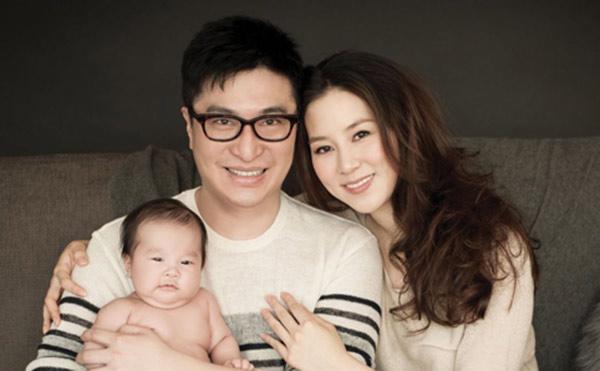 Lấy chồng tỷ phú, bị chê amp;#34;máy đẻamp;#34;, mẹ 9 năm sinh 4 con phản ứng khiến ai cũng choáng - 4