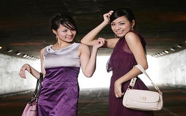 Sau 10 năm amp;#34;cạch mặtamp;#34; nhau, Hoàng Thủy Linh nói gì về bạn thân cũ Thủy Top trong tự truyện? - 3