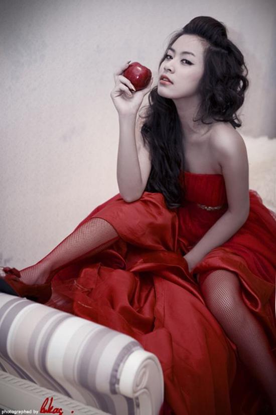 Sau 10 năm amp;#34;cạch mặtamp;#34; nhau, Hoàng Thủy Linh nói gì về bạn thân cũ Thủy Top trong tự truyện? - 7