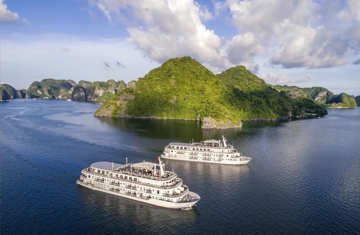 Vừa giúp Hương Giang Idol đăng quang Hoa hậu, Lê Thanh Hoà lại làm fashion show mới - 3