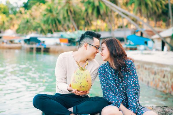 10 năm yêu nhau chưa từng được nhận 1 bó hoa, cô nàng vẫn quyết theo chàng về dinh - 1