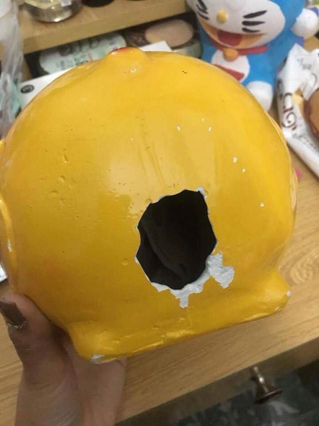 Ai cùng từng có tuổi thơ amp;#34;dữ dộiamp;#34; như thế: Nuôi heo đất rồi khổ sở tìm cách amp;#34;rút ruộtamp;#34; - 5