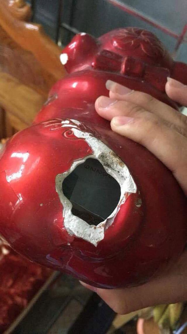 Ai cùng từng có tuổi thơ amp;#34;dữ dộiamp;#34; như thế: Nuôi heo đất rồi khổ sở tìm cách amp;#34;rút ruộtamp;#34; - 7