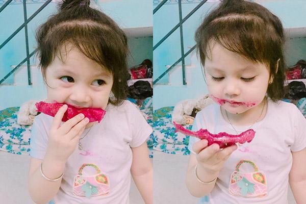 Danh tính bất ngờ của bé gái Sài Gòn và amp;#34;mẹ trẻamp;#34; với màn tạo dáng amp;#34;đốn timamp;#34; dân mạng - 4