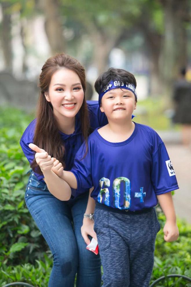 2 nàng hậu amp;#34;chiếm sóngamp;#34; VTV: Mối lương duyên với ông xã đều nhờ công việc nhà đài - 4