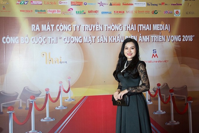 Hoa hậu vì Cộng đồng Trần Huyền Nhung đi xe sang dự sự kiện - 4