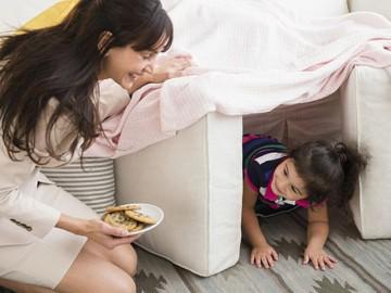 13 hoạt động chuyên gia khuyên cha mẹ nên làm mỗi ngày với con để bé thông minh