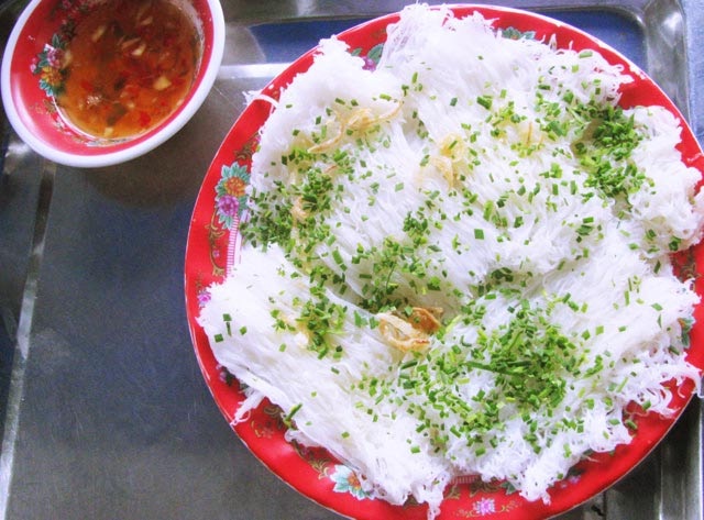 Tới xứ dừa Bến Tre nếm thử bánh hỏi bò đun thơm nức amp;#34;ăn là nghiềnamp;#34; - 2