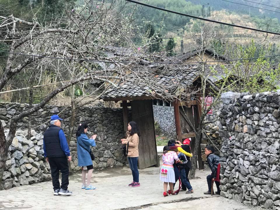 Ngôi nhà của Pao yên bình trên cao nguyên đá - 7