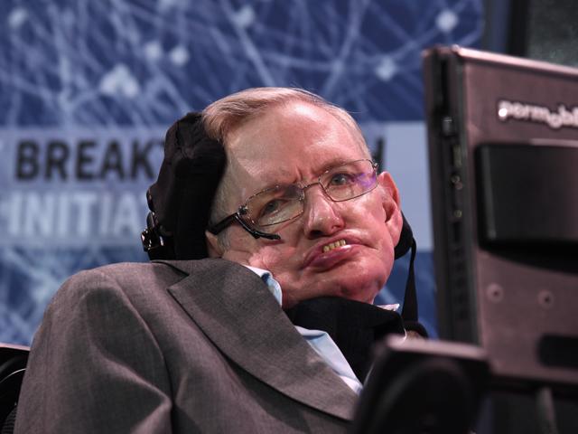 Nhà vật lý thiên tài Stephen Hawking vừa qua đời, nhìn lại những lời tiên tri đáng sợ của ông
