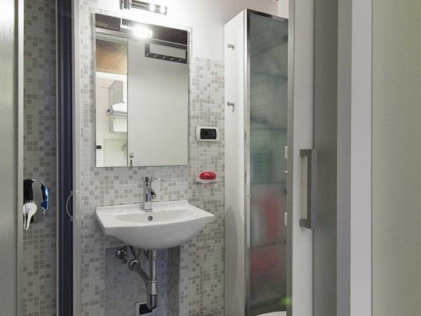 Căn nhà chỉ 7m² vẫn đủ 3 phòng tiện nghi sang đẹp khiến dân tình amp;#34;choáng vángamp;#34; - 14
