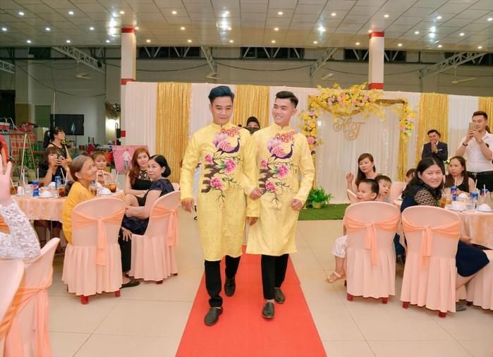 Cặp đôi đồng tính nam điển trai kết hôn với đám cưới đẹp như mơ ở Đồng Tháp - 1
