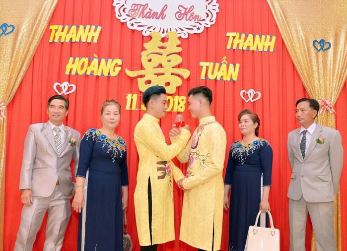 Cặp đôi đồng tính nam điển trai kết hôn với đám cưới đẹp như mơ ở Đồng Tháp - 2