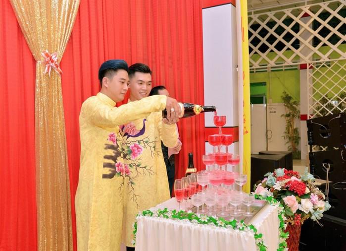 Cặp đôi đồng tính nam điển trai kết hôn với đám cưới đẹp như mơ ở Đồng Tháp - 3