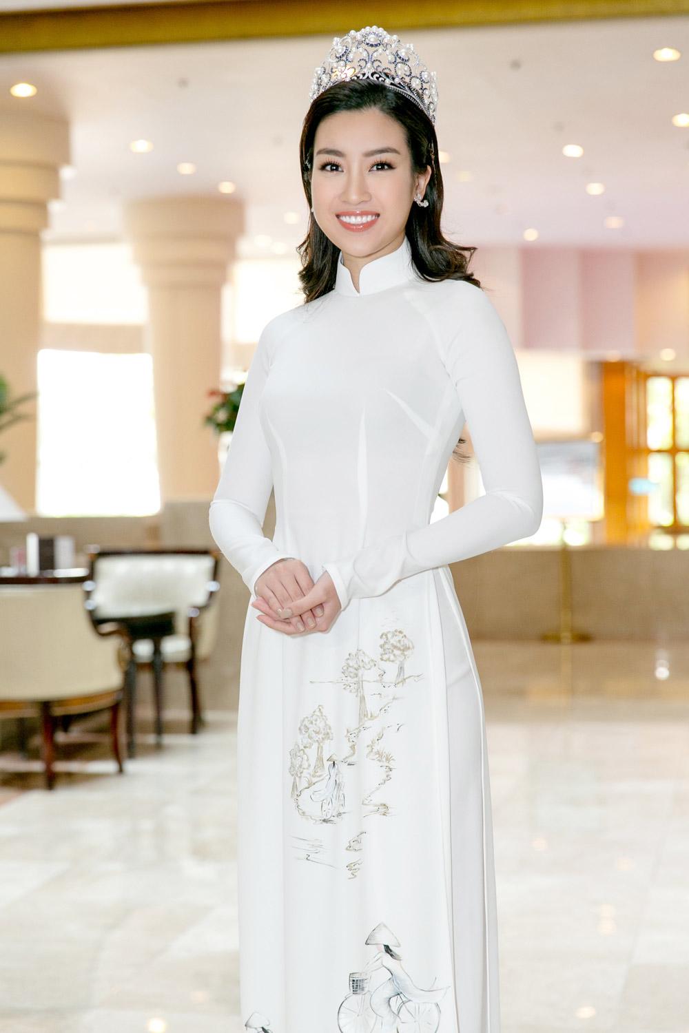 HH Đỗ Mỹ Linh: amp;#34;Tôi mặc áo thun đi xe đạp điện lúc đăng ký thi Hoa hậu Việt Namamp;#34; - 1