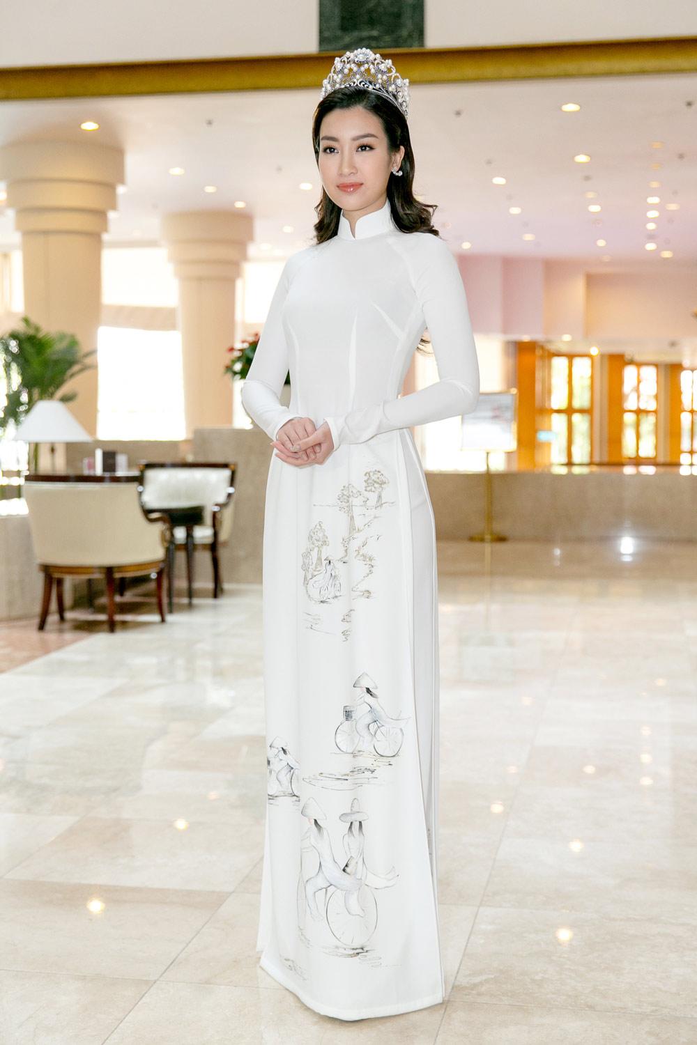 HH Đỗ Mỹ Linh: amp;#34;Tôi mặc áo thun đi xe đạp điện lúc đăng ký thi Hoa hậu Việt Namamp;#34; - 2
