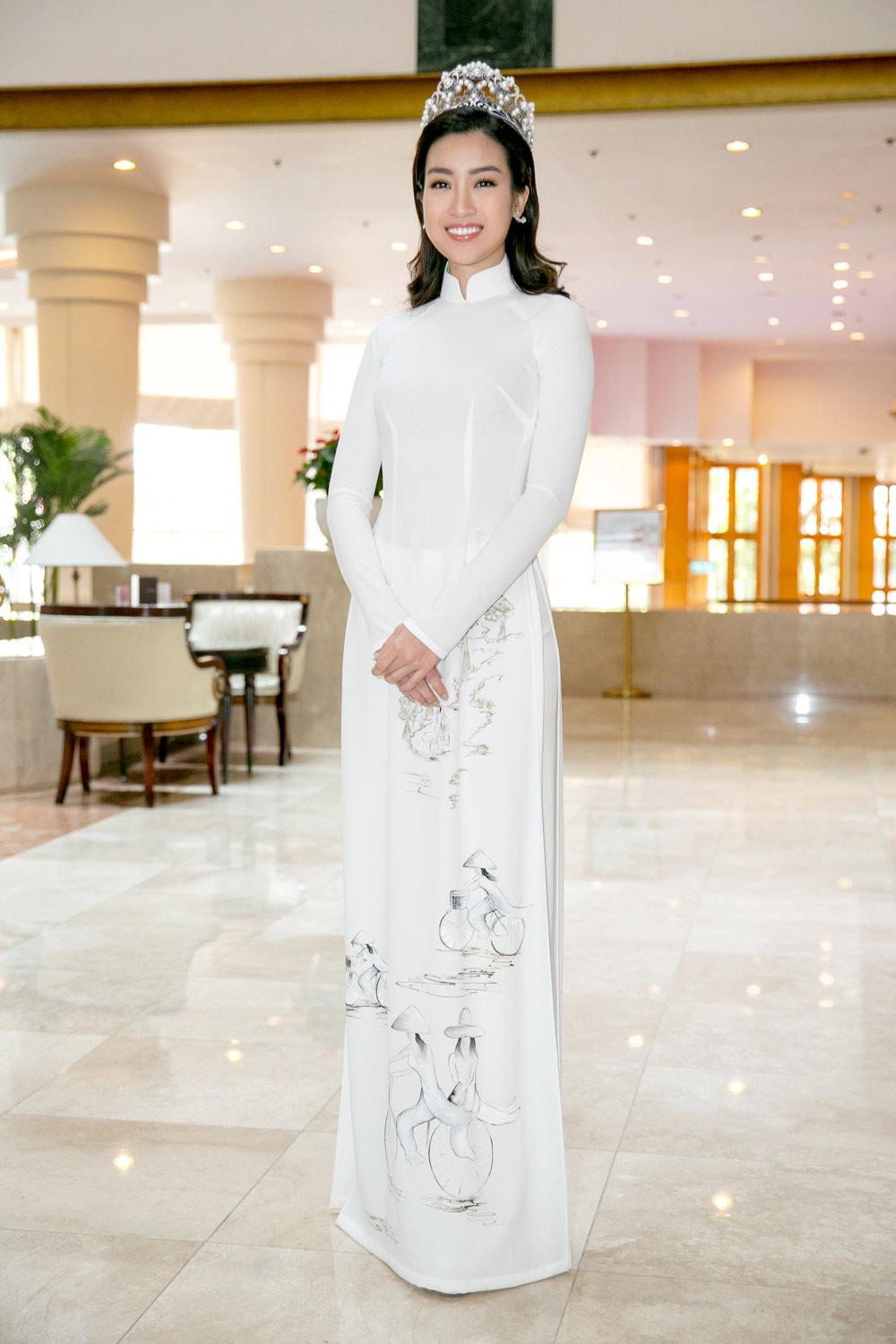 HH Đỗ Mỹ Linh: amp;#34;Tôi mặc áo thun đi xe đạp điện lúc đăng ký thi Hoa hậu Việt Namamp;#34; - 3