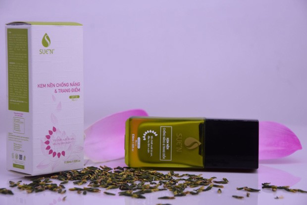 Một chai kem nền chống nắng trang điểm này cũng đủ để da an toàn suốt mùa hè - 1
