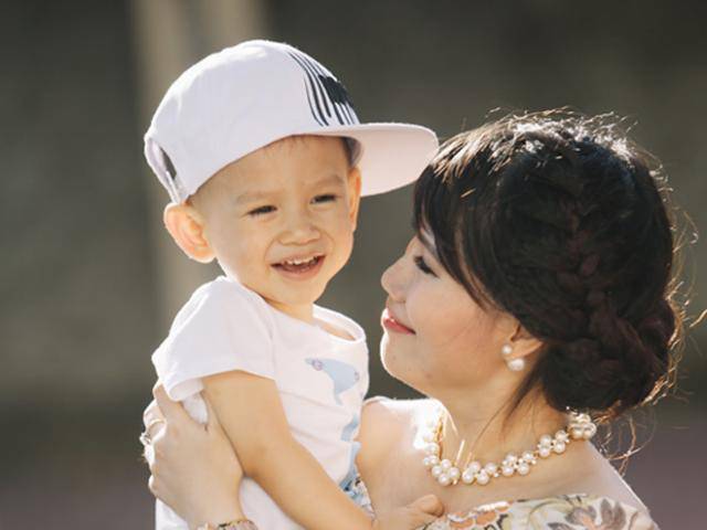 Câu chuyện về mũi vắc xin của người mẹ có con nằm viện từ lúc chào đời đáng suy ngẫm