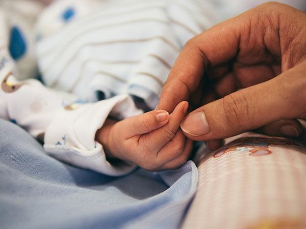 Bác sĩ sản khoa “mát tay” nhất nhì TPHCM liệt kê ưu, nhược điểm của sinh con thuận tự nhiên - 2