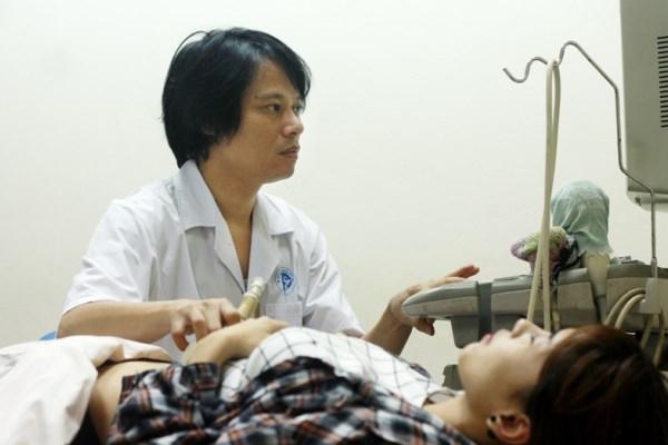 Bác sĩ Trần Văn Phúc: amp;#34;Sinh con tại nhà không giúp chúng ta nắm lấy được cuộc sốngamp;#34; - 5