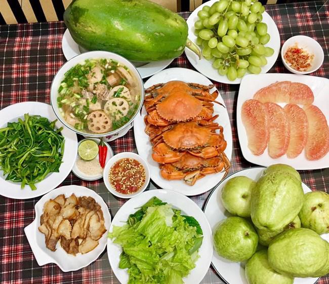 Con dâu vào bếp làm cơm mừng sinh nhật mẹ chồng cho amp;#34;thiên hạ thái bìnhamp;#34; - 10