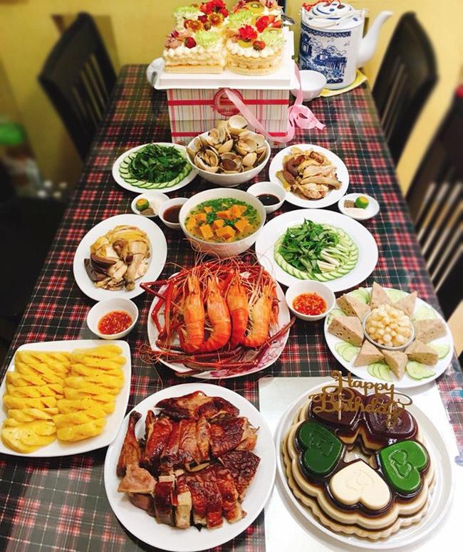 Con dâu vào bếp làm cơm mừng sinh nhật mẹ chồng cho amp;#34;thiên hạ thái bìnhamp;#34; - 4