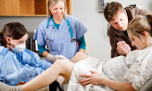 Tư vấn đẻ thuận tự nhiên: Mẹ sinh dễ đến mức rớt con khi chổng mông hay ngồi xổm? - 2